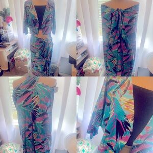 Summer  Fabulocity can be worn in so many different ways. You will love🌞2 pc.